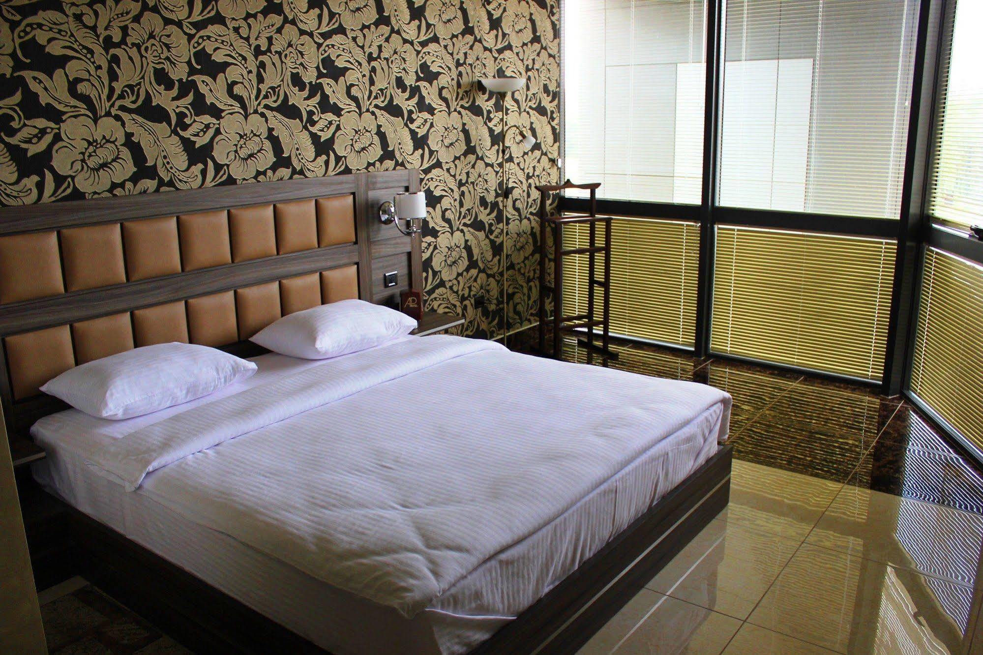Avan Plaza Hotel Erevan Exterior foto